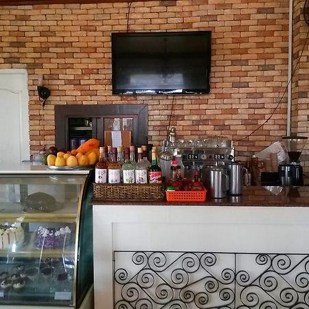 Veronica Hotel Roxas City Esterno foto